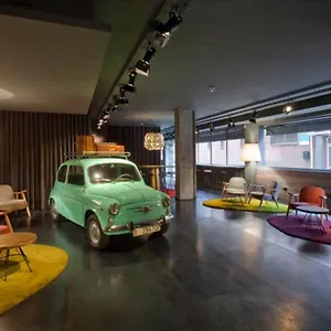 https://chic-basic-ramblas.topbarcelonahotels.com